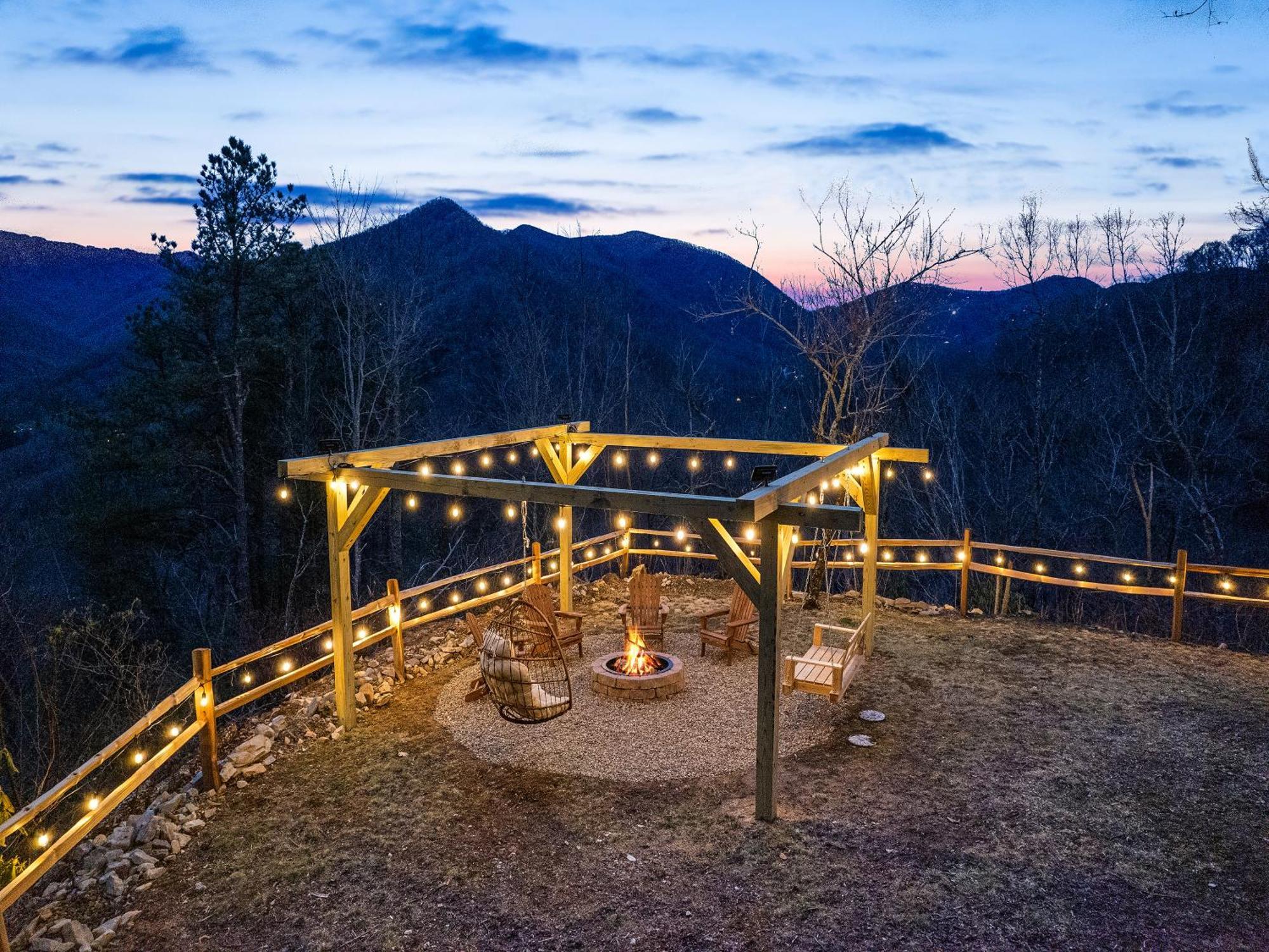 Maggie Valley Cabin With Beautiful Mountain Views, Hottub, Pet Friendly, Gameroom, Fireplace Εξωτερικό φωτογραφία