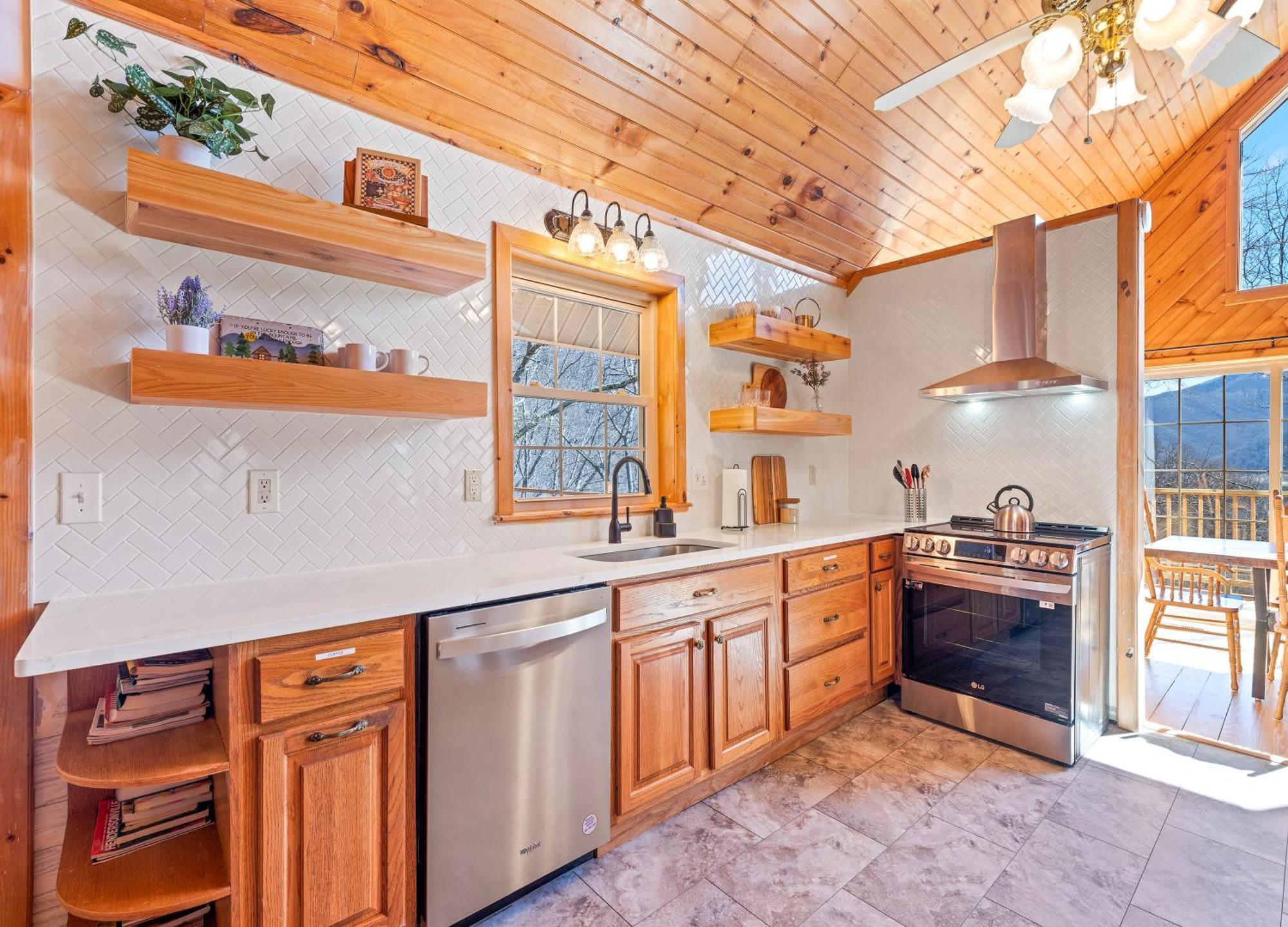 Maggie Valley Cabin With Beautiful Mountain Views, Hottub, Pet Friendly, Gameroom, Fireplace Εξωτερικό φωτογραφία