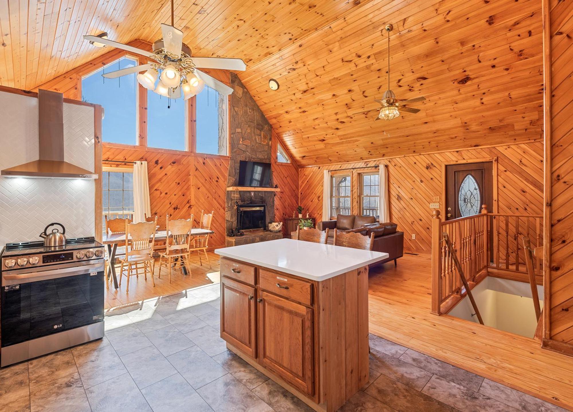 Maggie Valley Cabin With Beautiful Mountain Views, Hottub, Pet Friendly, Gameroom, Fireplace Εξωτερικό φωτογραφία